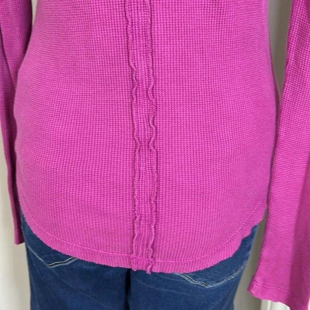 Anthropologie Pilcro Thermal Waffle Knit Split Hem Top in Raspberry Sz XS NEW